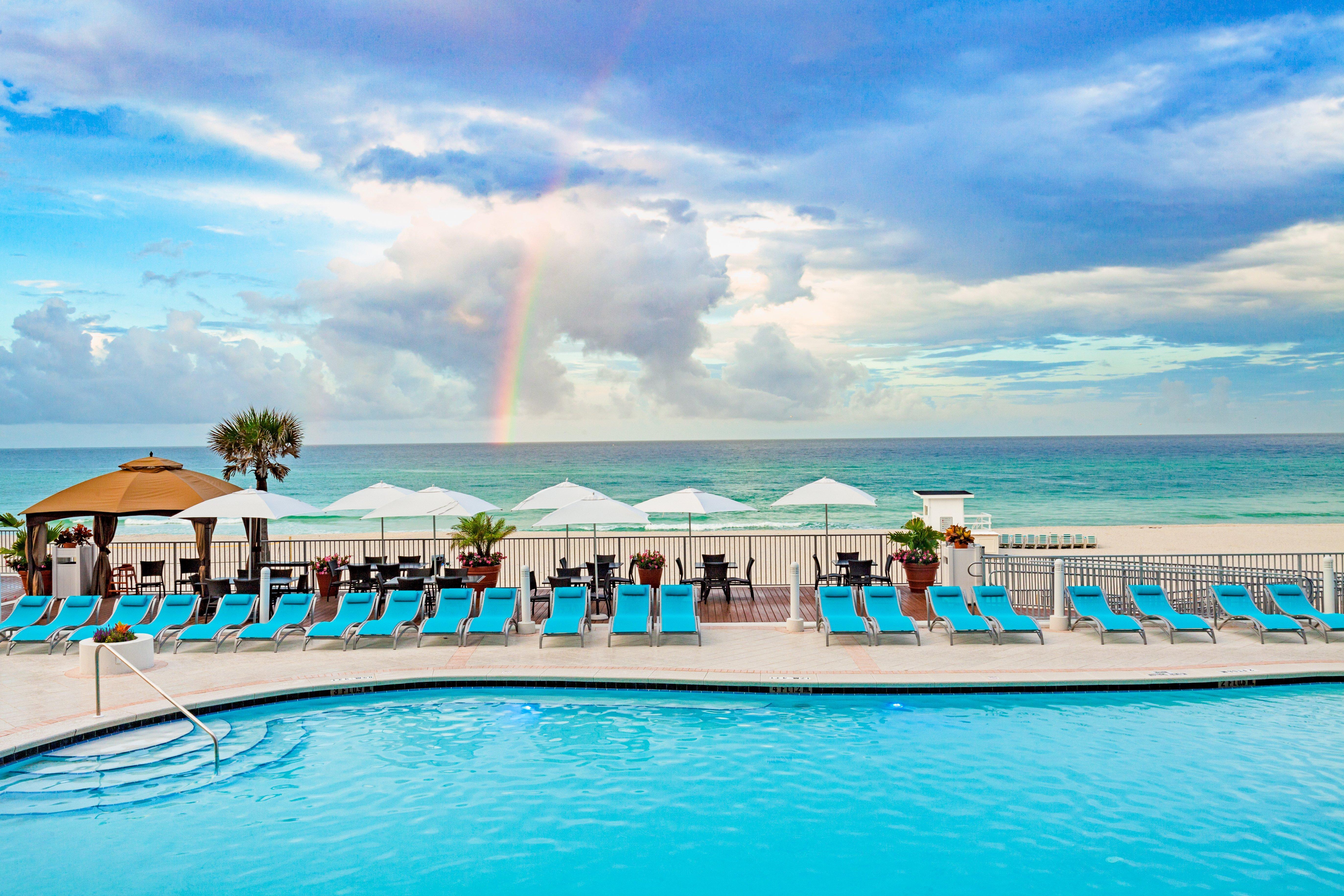 Express & Panama Beachfront By Ihg Resort Panama City Beach