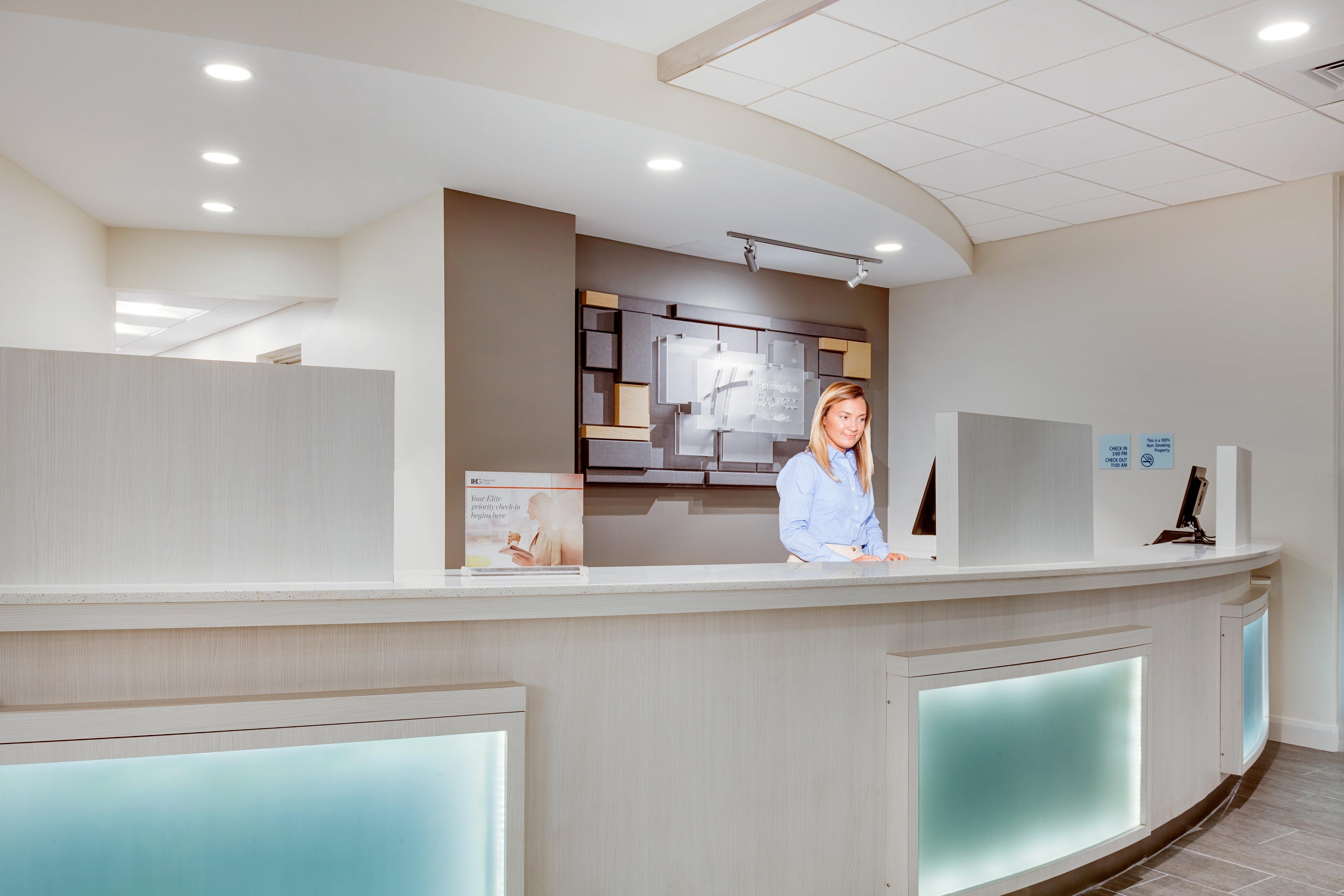 Express & Panama Beachfront By Ihg Panama City Beach
